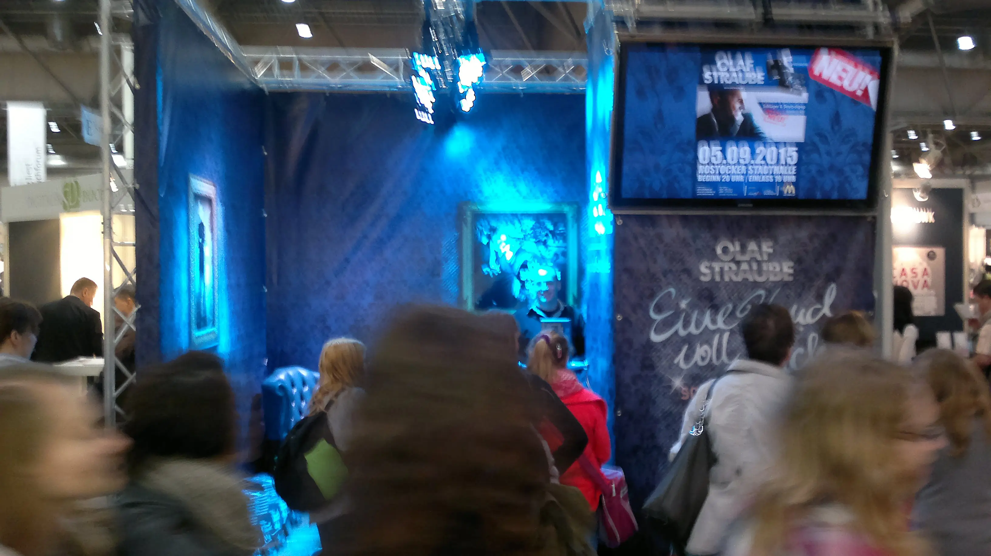 Leipziger Buchmesse Eventstand zum Schlageroman Eine Hand voll Nacht